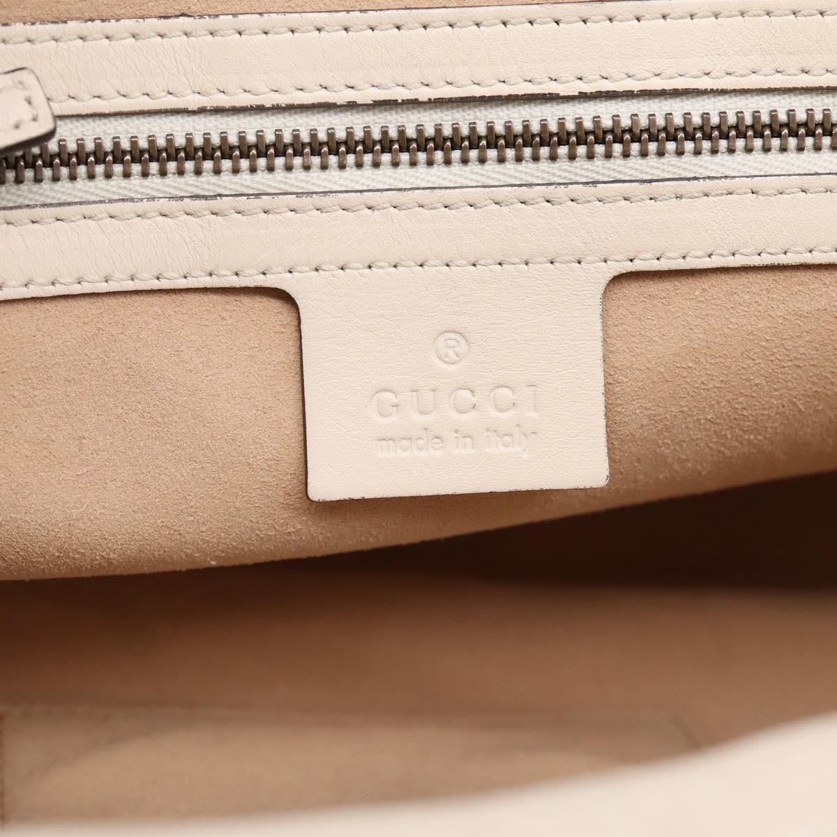 Gucci Gg Marmont Multi-Use Matelasse Leather White Leather Handbag (Pre-Owned)