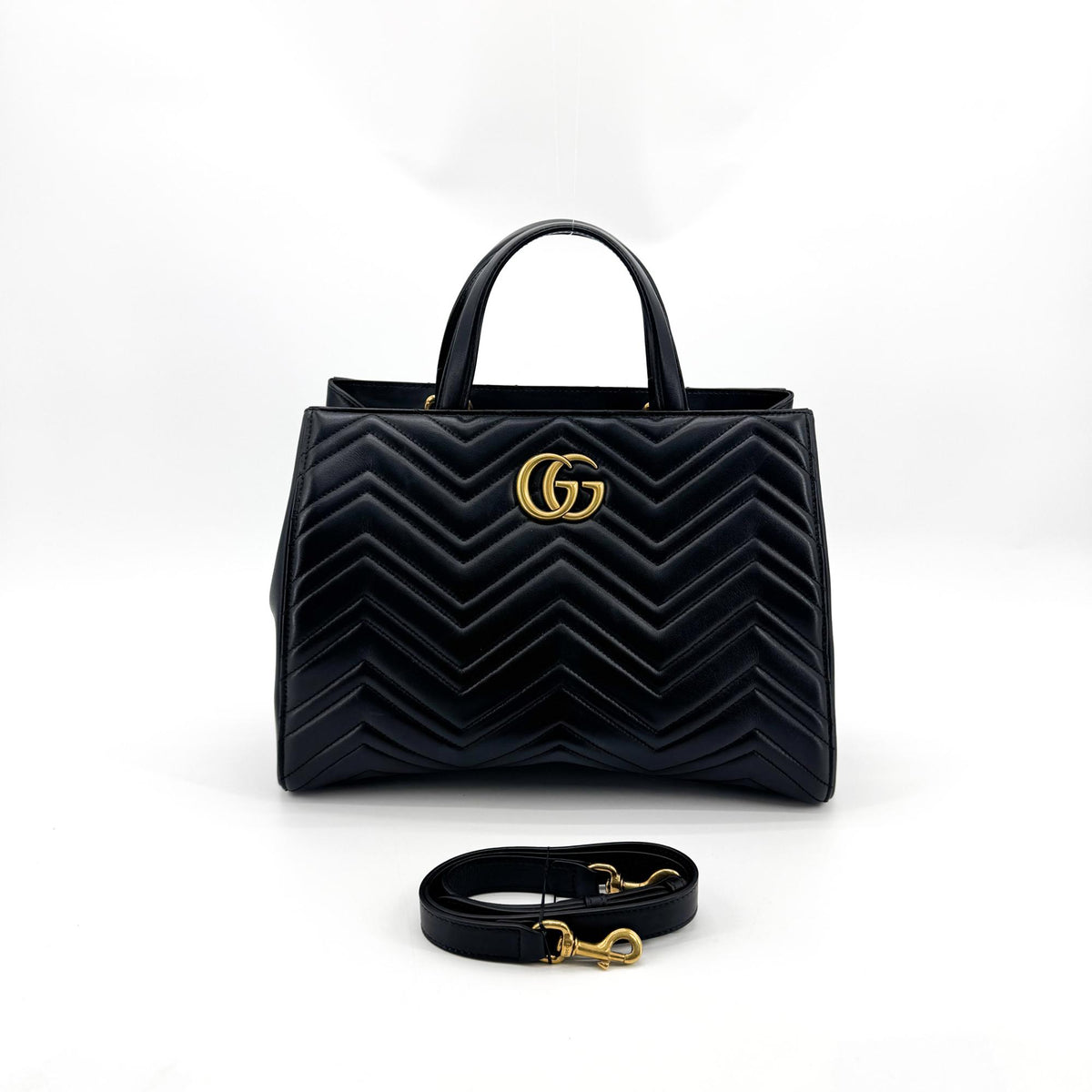 Gucci Gg Marmont Matelasse Leather Black Leather Shoulder Bag Bag (Pre-Owned)