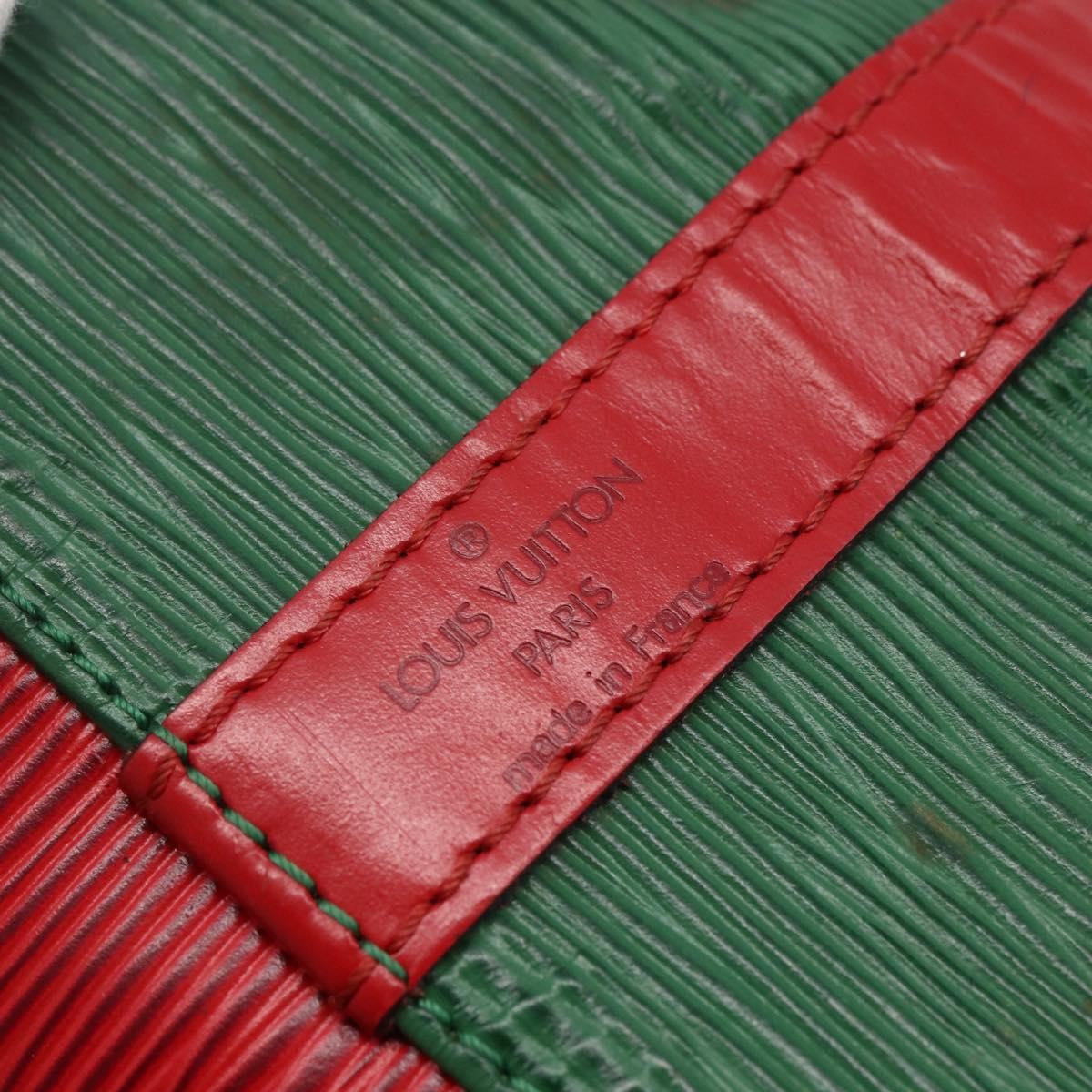 Louis Vuitton Petit Noe Two Tone Epi Leather Green Leather Bag (Pre-Owned)