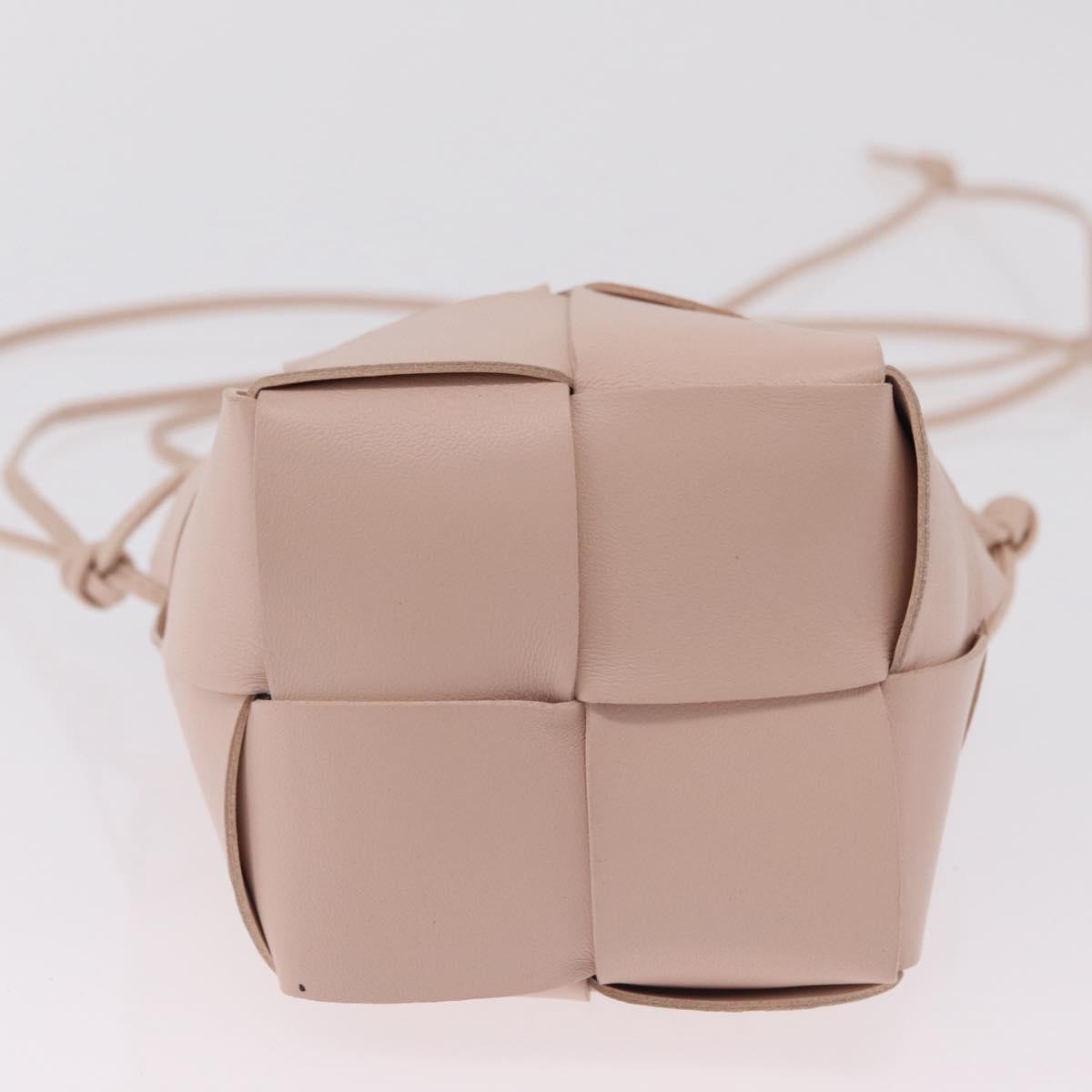 Bottega Veneta Cassette Bucket Maxi Intrecciato Leather With Beaded Details Pink Leather Handbag (Pre-Owned)