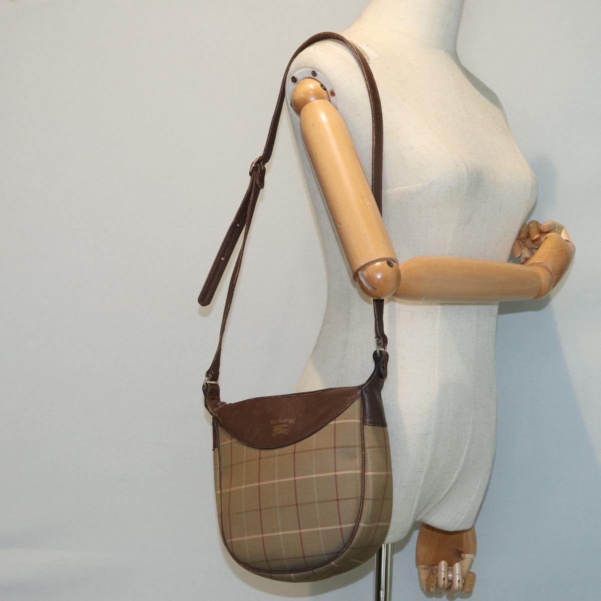 Burberry Nova Check Canvas And Leather Beige Canvas Shoulder Bag Bag (Pre-Owned)