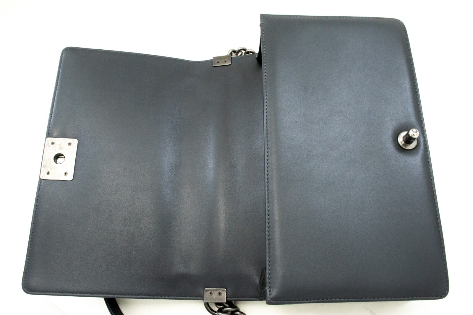 Chanel Boy Flap Chevron Calfskin Gray Calfskin Shoulder Bag Bag (Pre-Owned)