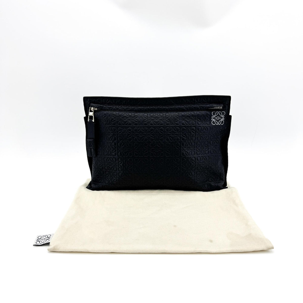 Loewe T Pouch Anagram Embossed Patent Black Leather Clutche & Pouche Bag (Pre-Owned)