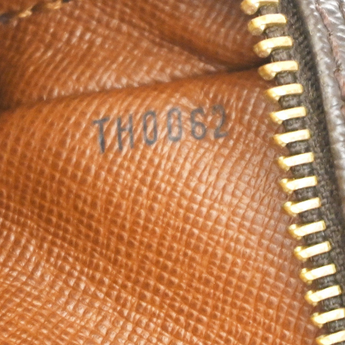 Louis Vuitton Amazone Canvas Brown Canvas Shoulder Bag Bag (Pre-Owned)