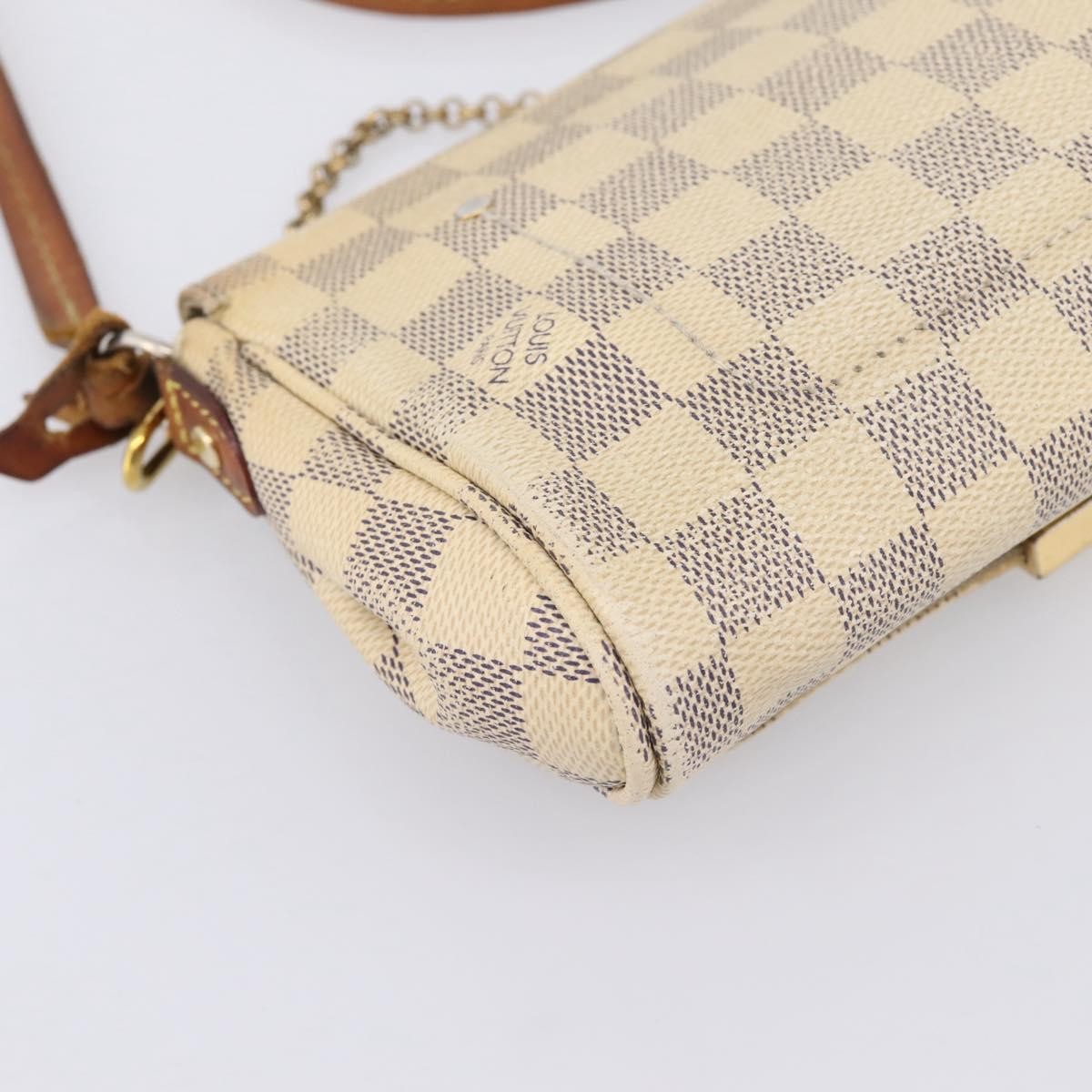 Louis Vuitton Favorite Damier White Canvas Handbag (Pre-Owned)