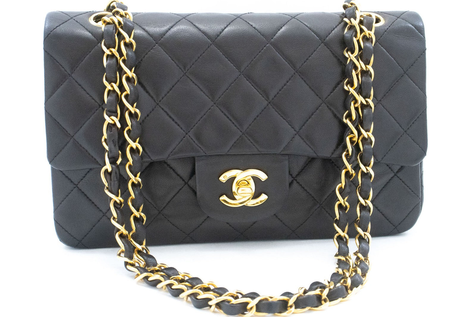 Chanel Classic Flap Lambskin Black Leather Crossbody Bag Bag (Pre-Owned)