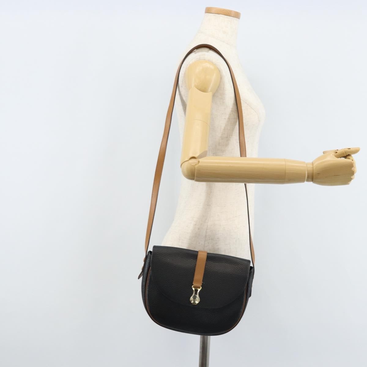 Christian Dior Vintage Cd Logo Leather Black Leather Shoulder Bag Bag (Pre-Owned)