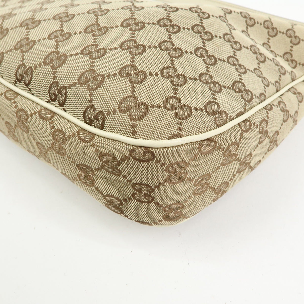 Gucci Shoulder Canvas Beige Canvas Shoulder Bag Bag (Pre-Owned)