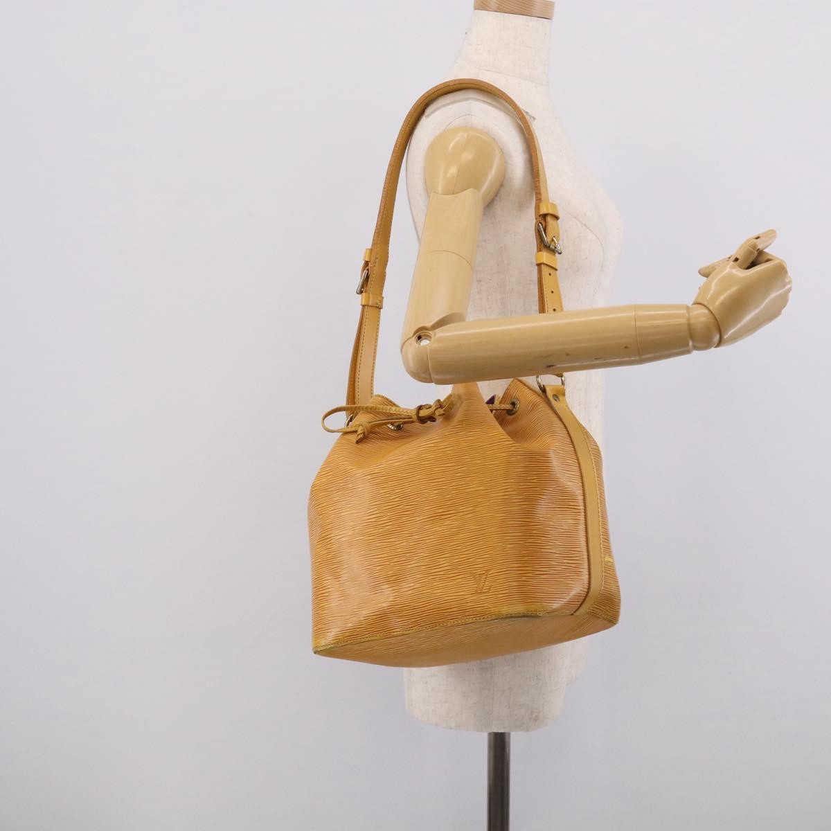 Louis Vuitton Petit Noe Epi Leather Yellow Leather Handbag (Pre-Owned)