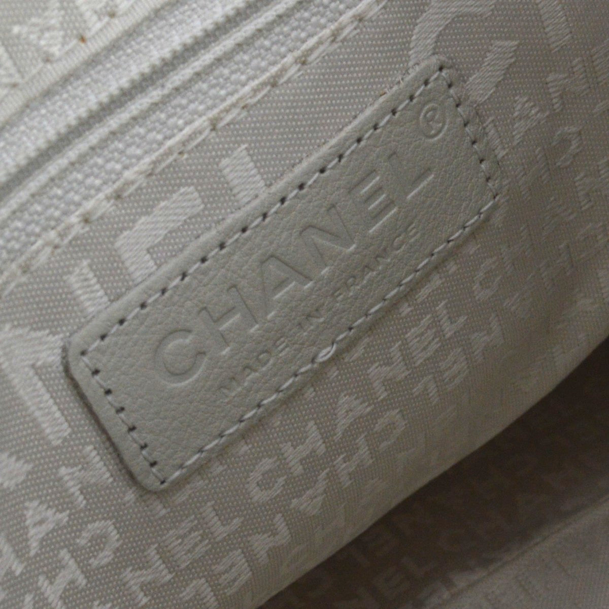 Chanel Pocket Accordion Flap Quilted Lambskin White Leather Shoulder Bag Bag (Pre-Owned)