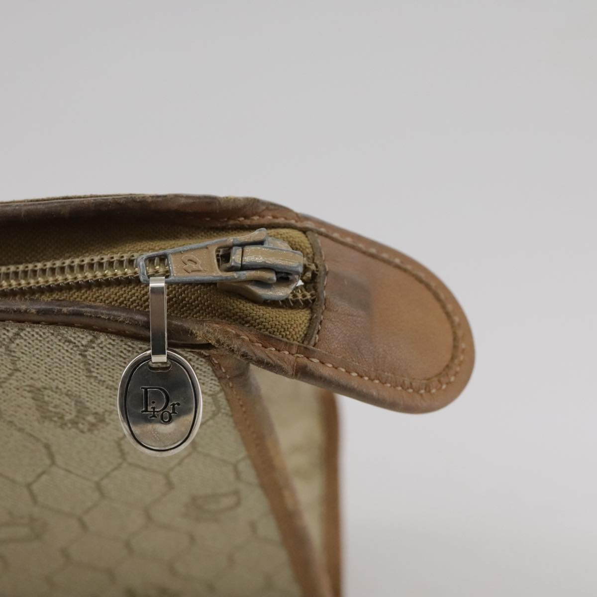 Christian Dior Vintage Honeycomb Zip Canvas And Leather Beige Canvas Clutche & Pouche Bag (Pre-Owned)
