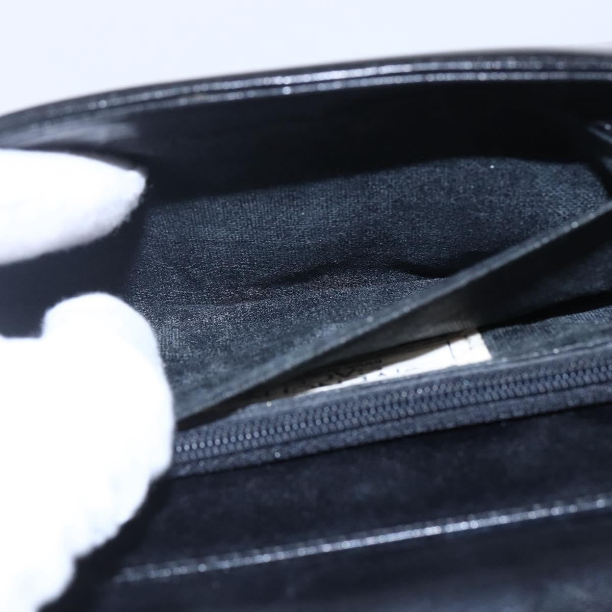 Givenchy Vintage 4G Leather Black Leather Handbag (Pre-Owned)