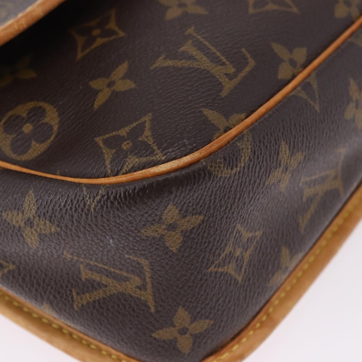 Louis Vuitton Sologne Monogram Brown Canvas Shoulder Bag Bag (Pre-Owned)