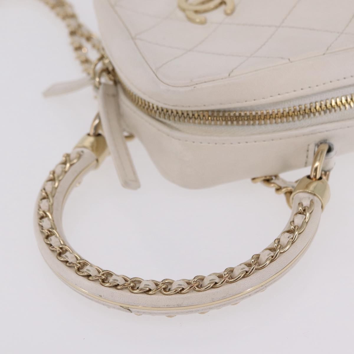 Chanel Zip Around Phone Case With Chain Quilted Lambskin White Leather Crossbody Bag Bag (Pre-Owned)