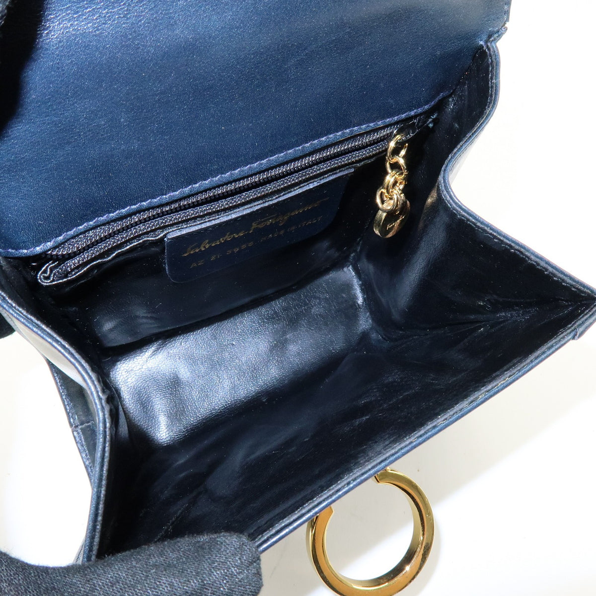 Salvatore Ferragamo Vintage Gancini Flap Leather Navy Leather Shoulder Bag Bag (Pre-Owned)