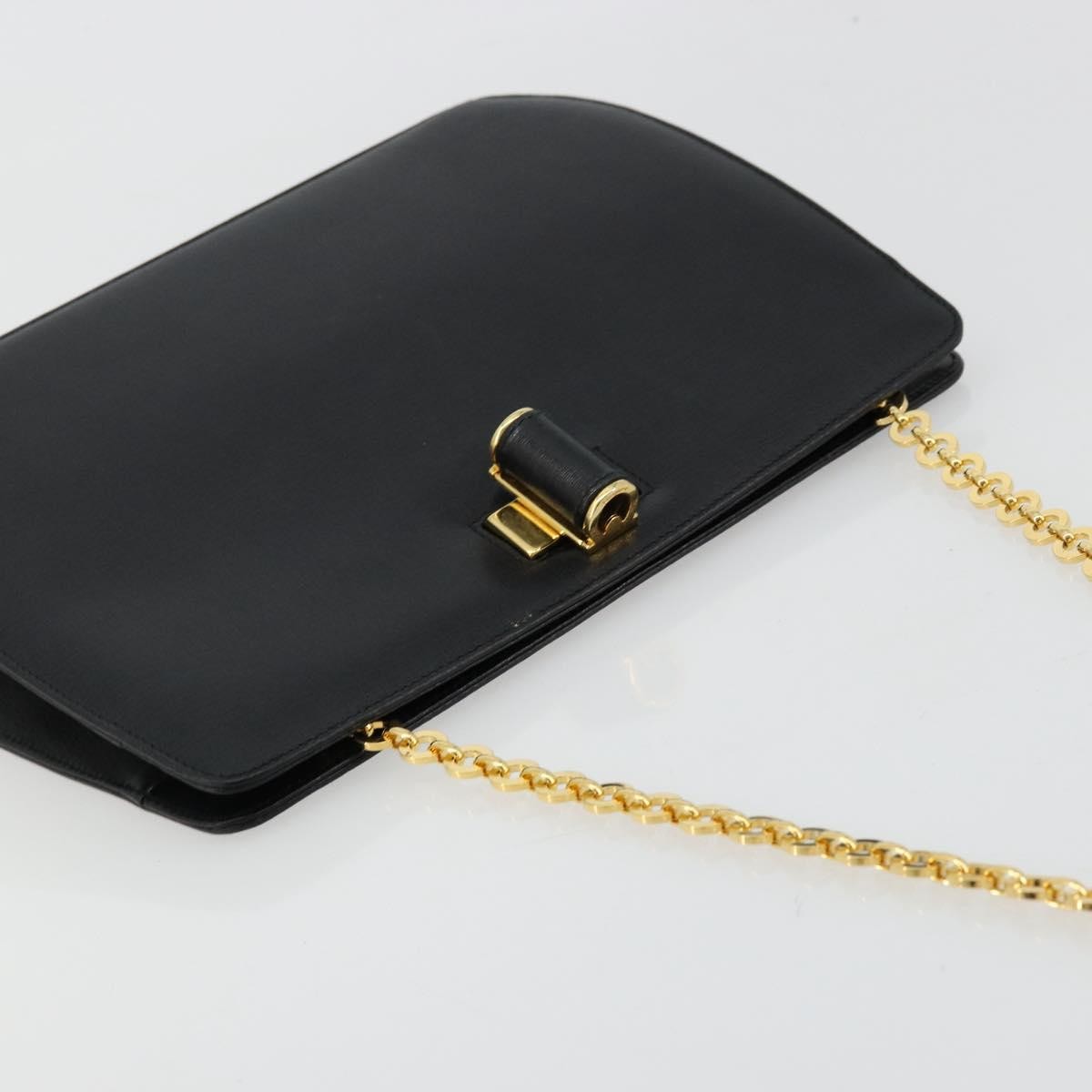 Salvatore Ferragamo Vintage Chain Leather Black Leather Shoulder Bag Bag (Pre-Owned)