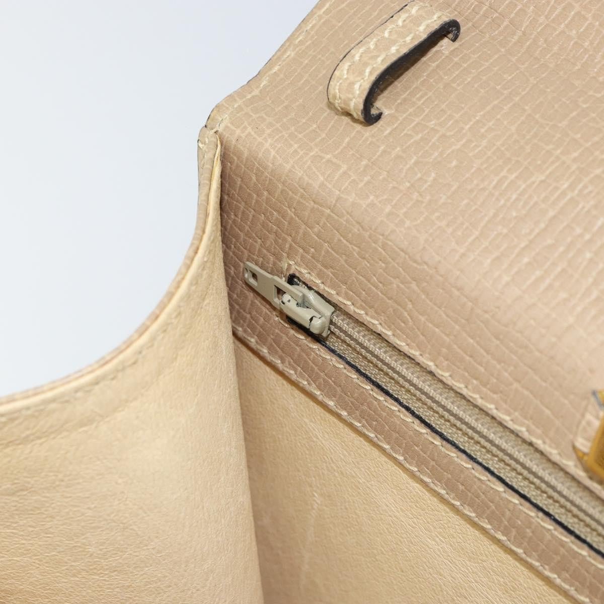 Loewe Barcelona Leather Beige Leather Handbag (Pre-Owned)