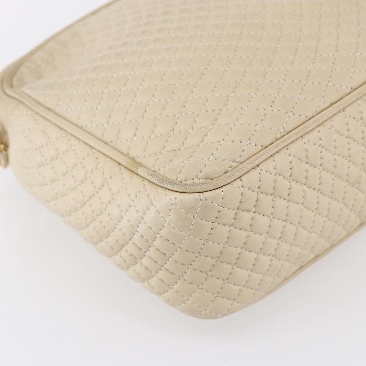 Bally Vintage Quilted Leather Ecru Leather Shoulder Bag Bag (Pre-Owned)