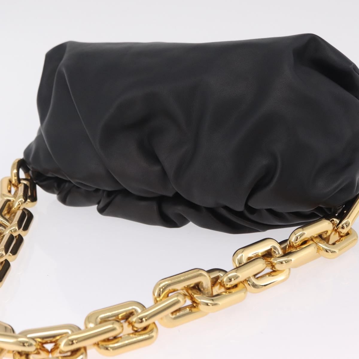 Bottega Veneta The Chain Pouch Leather Black Leather Clutche & Pouche Bag (Pre-Owned)
