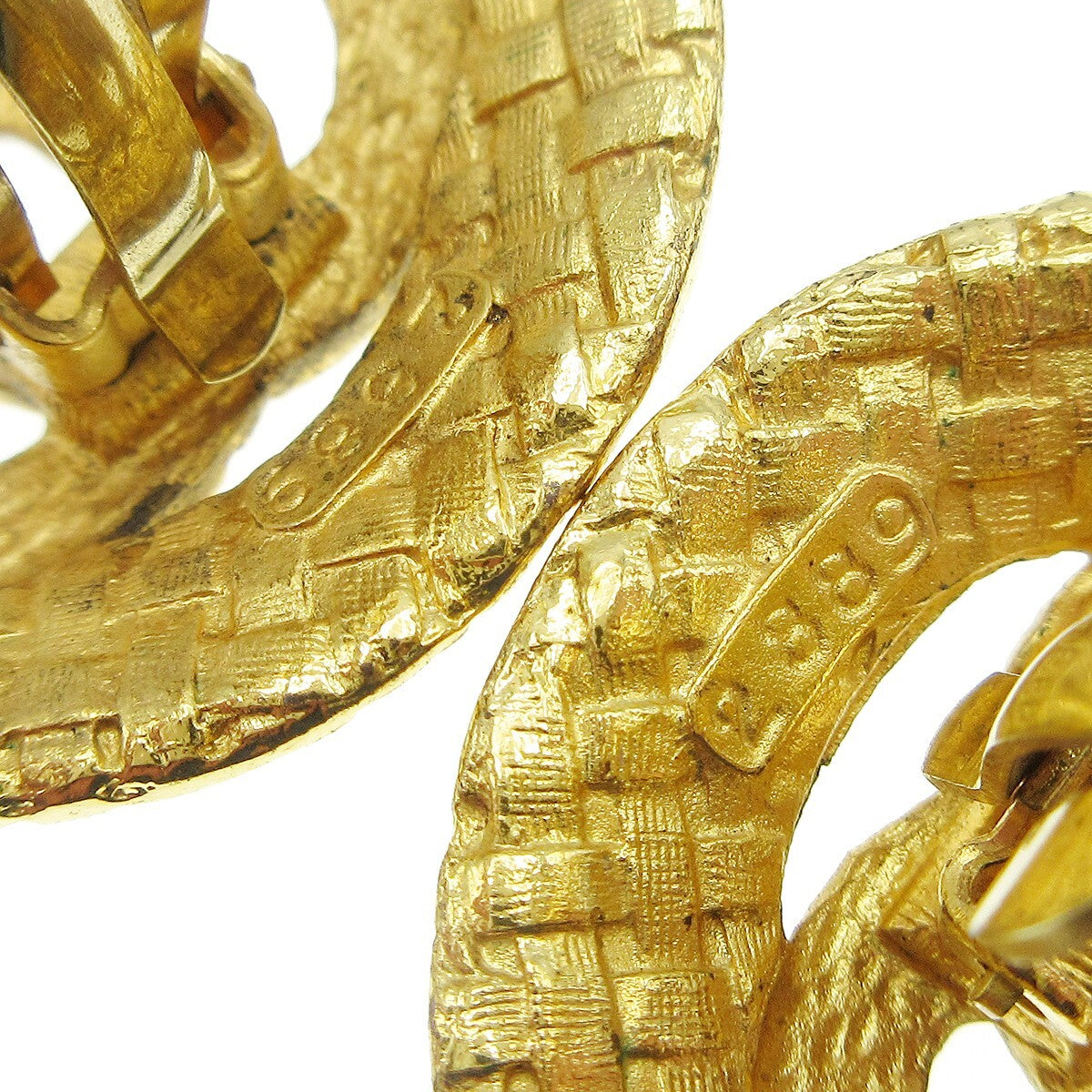Chanel Cc Button Clip-On Metal Gold Gold_Plated Earrings Jewelry (Pre-Owned)