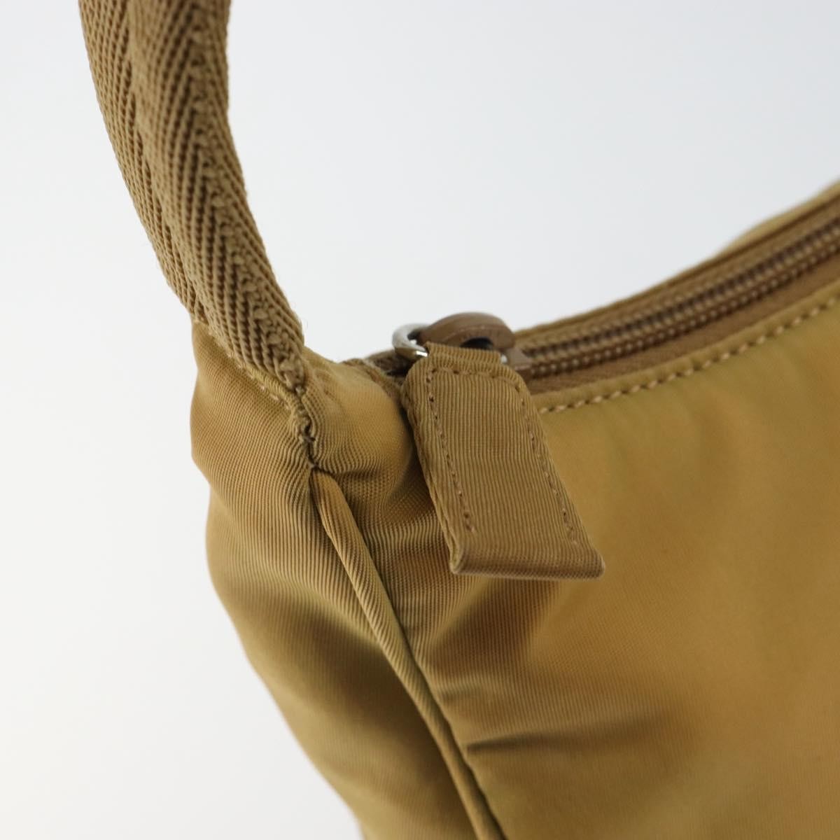 Prada Re-Edition 2000 Hobo Tessuto Beige Nylon Shoulder Bag Bag (Pre-Owned)
