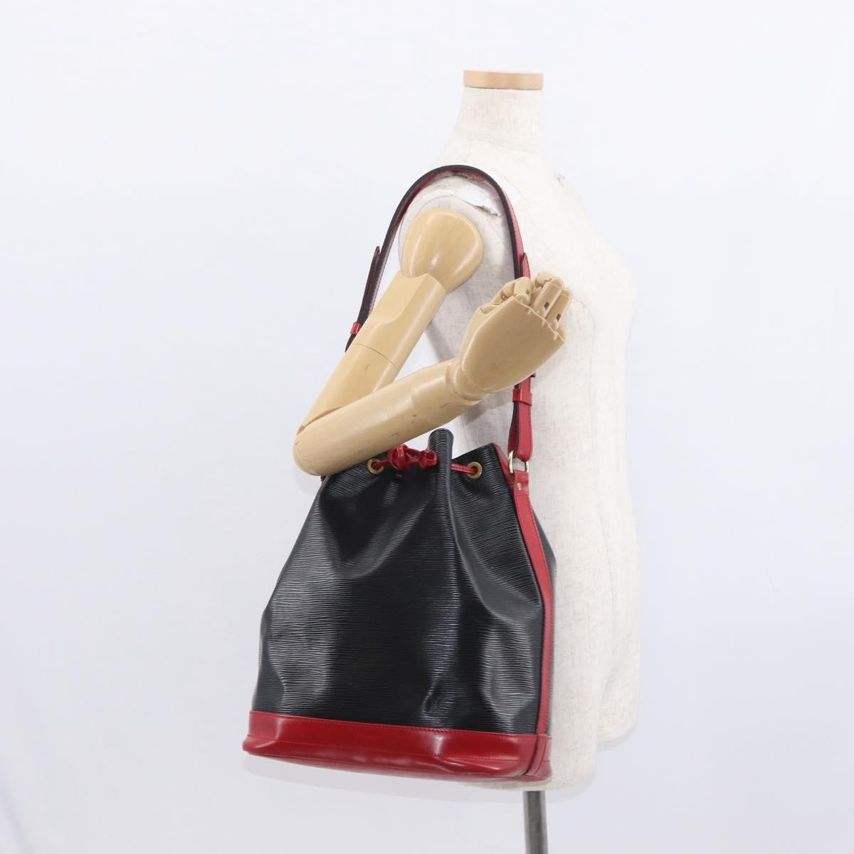 Louis Vuitton Bicolor Noe Epi Leather Black Leather Shoulder Bag Bag (Pre-Owned)