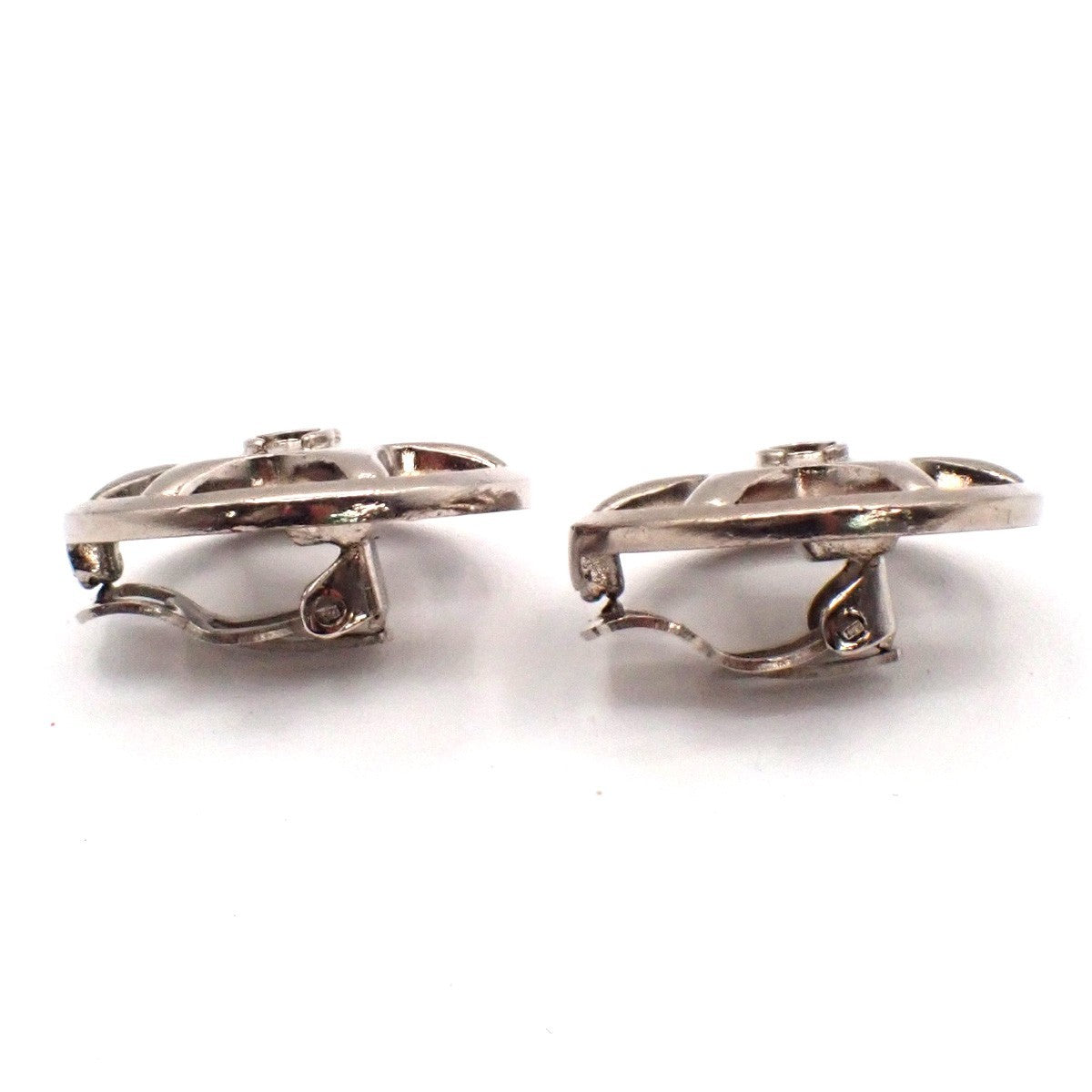 Chanel Vintage Cc Round Clip-On Metal Silver Metal Earrings Jewelry (Pre-Owned)