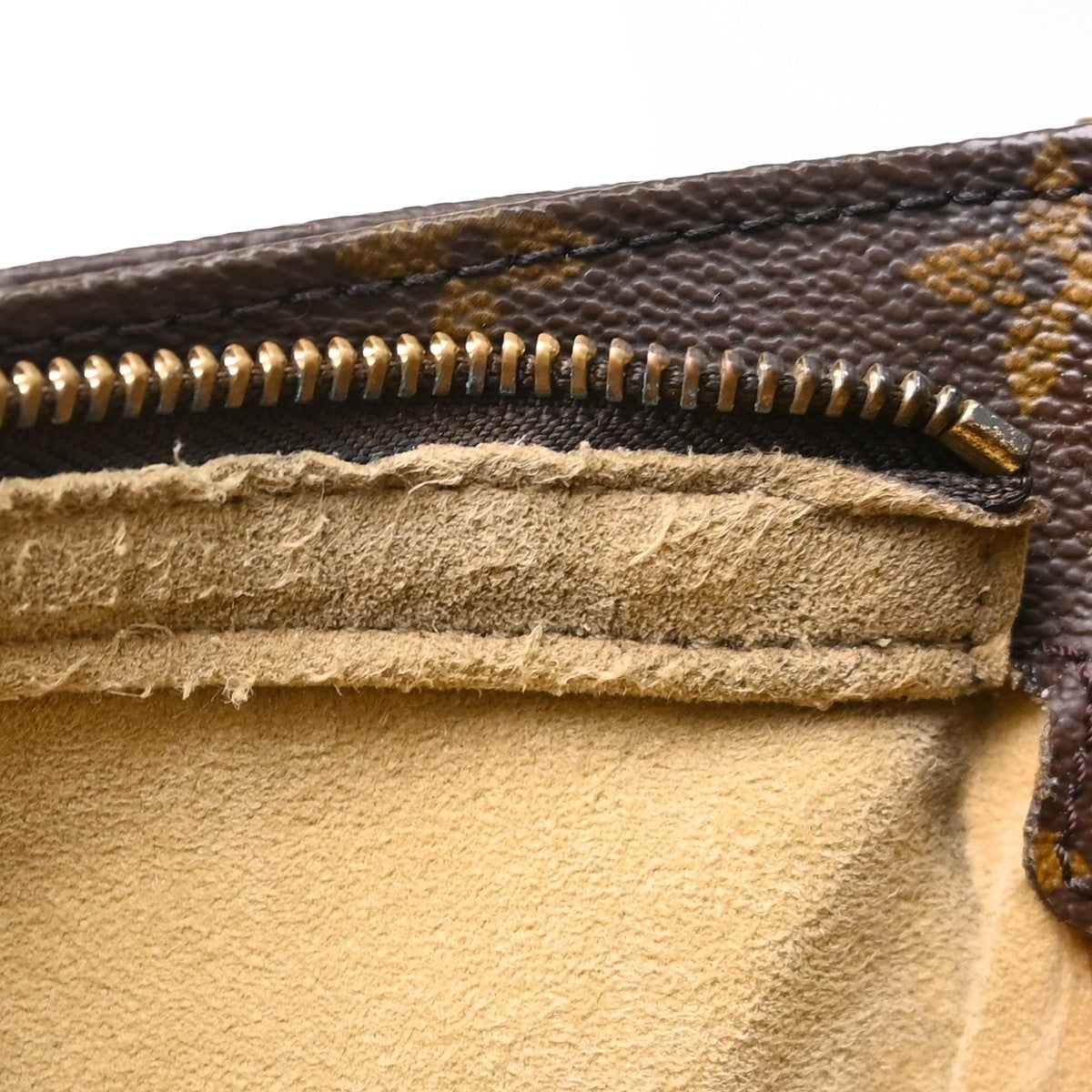 Louis Vuitton Looping Monogram Canvas Brown Canvas Handbag (Pre-Owned)