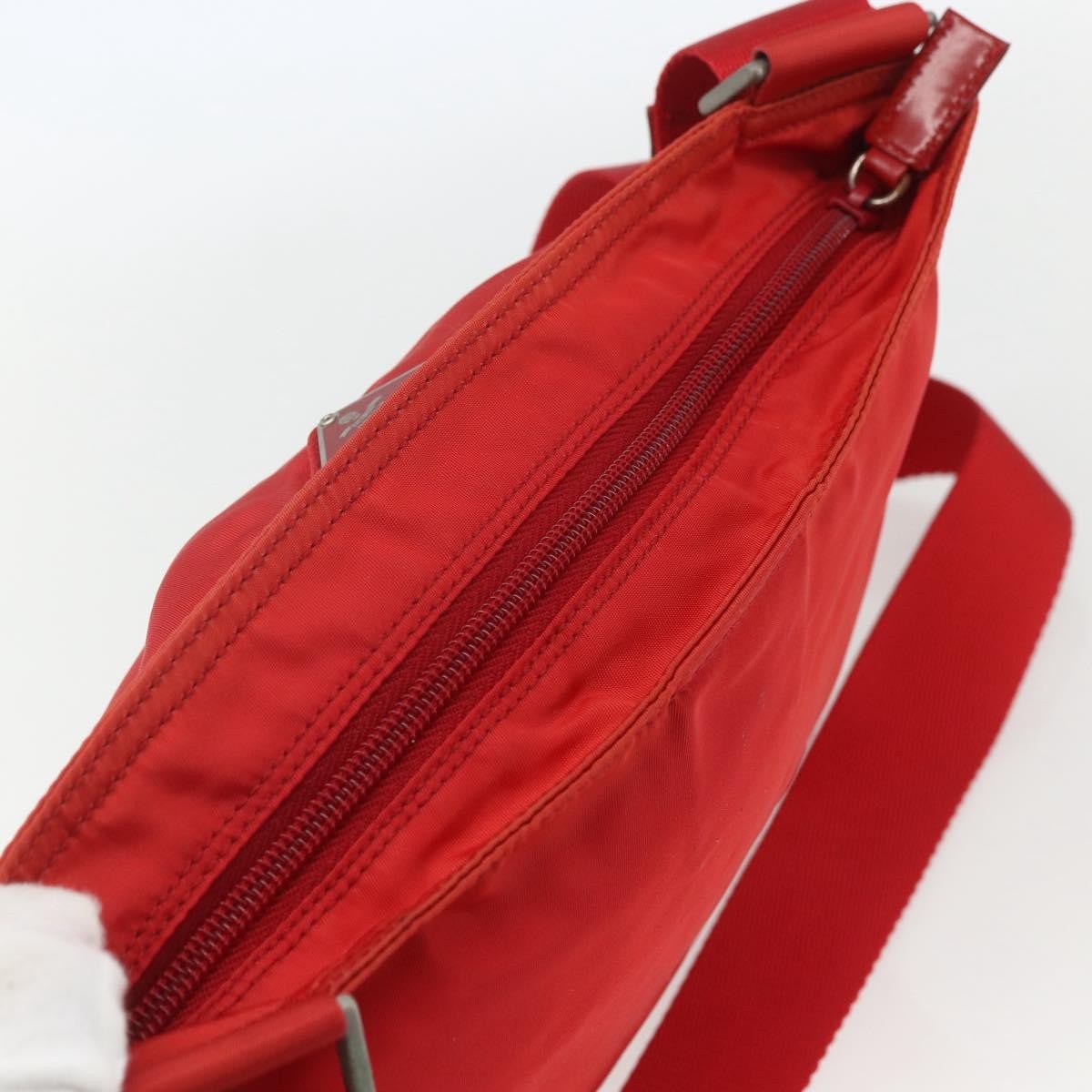 Prada Zip Top Messenger Tessuto Red Nylon Shoulder Bag Bag (Pre-Owned)