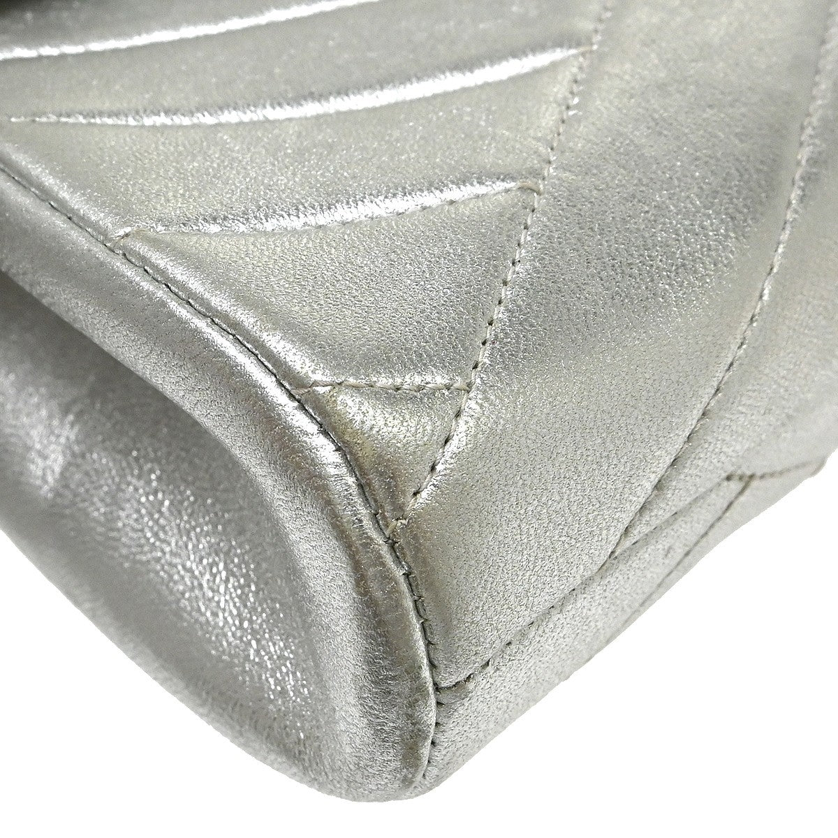 Chanel Vintage Crystal Cc Flap Chevron Leather Silver Leather Shoulder Bag Bag (Pre-Owned)