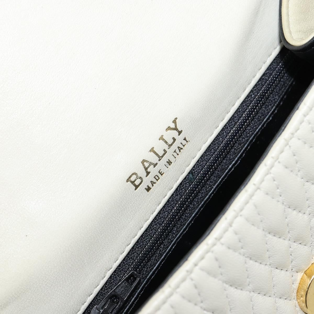 Bally Vintage Quilted Leather White Leather Handbag (Pre-Owned)