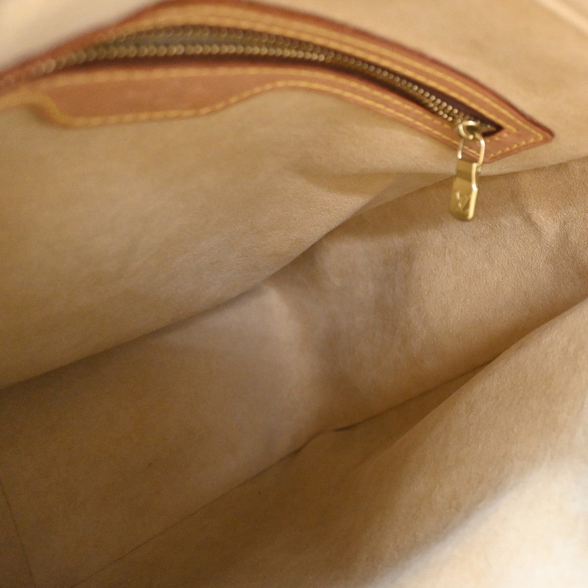 Louis Vuitton Monogram Looping Monogram Canvas Brown Canvas Shoulder Bag Bag (Pre-Owned)