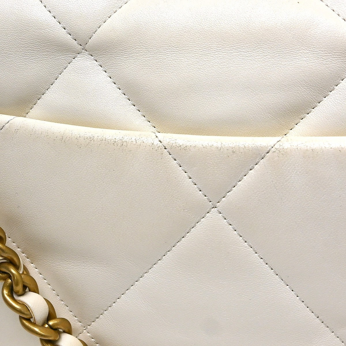 Chanel 19 Flap Quilted Leather White Calfskin Handbag (Pre-Owned)