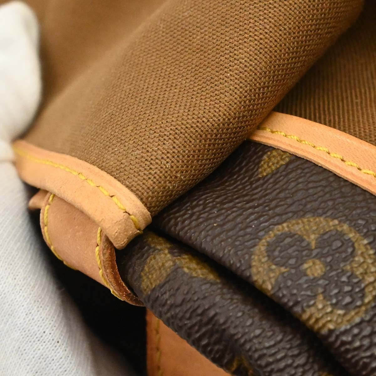 Louis Vuitton Saumur Monogram Canvas Brown Canvas Handbag (Pre-Owned)