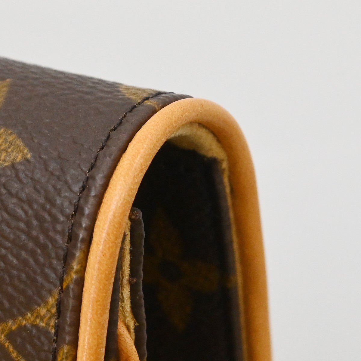 Louis Vuitton Florentine Waist Monogram Canvas Brown Canvas Clutche & Pouche Bag (Pre-Owned)
