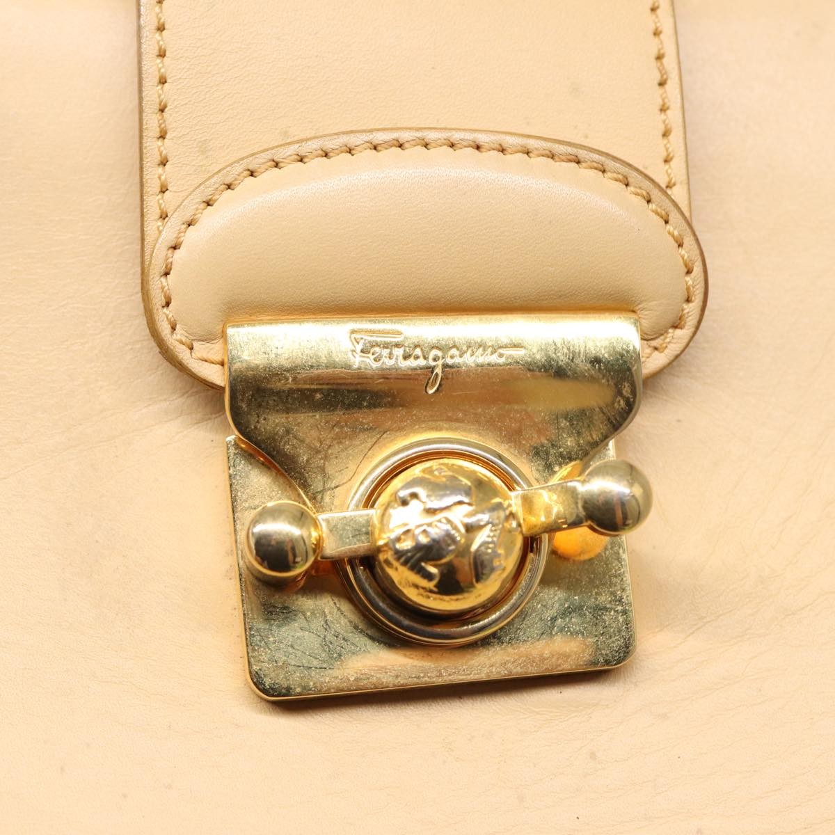 Salvatore Ferragamo Vintage Leather Beige Leather Shoulder Bag Bag (Pre-Owned)