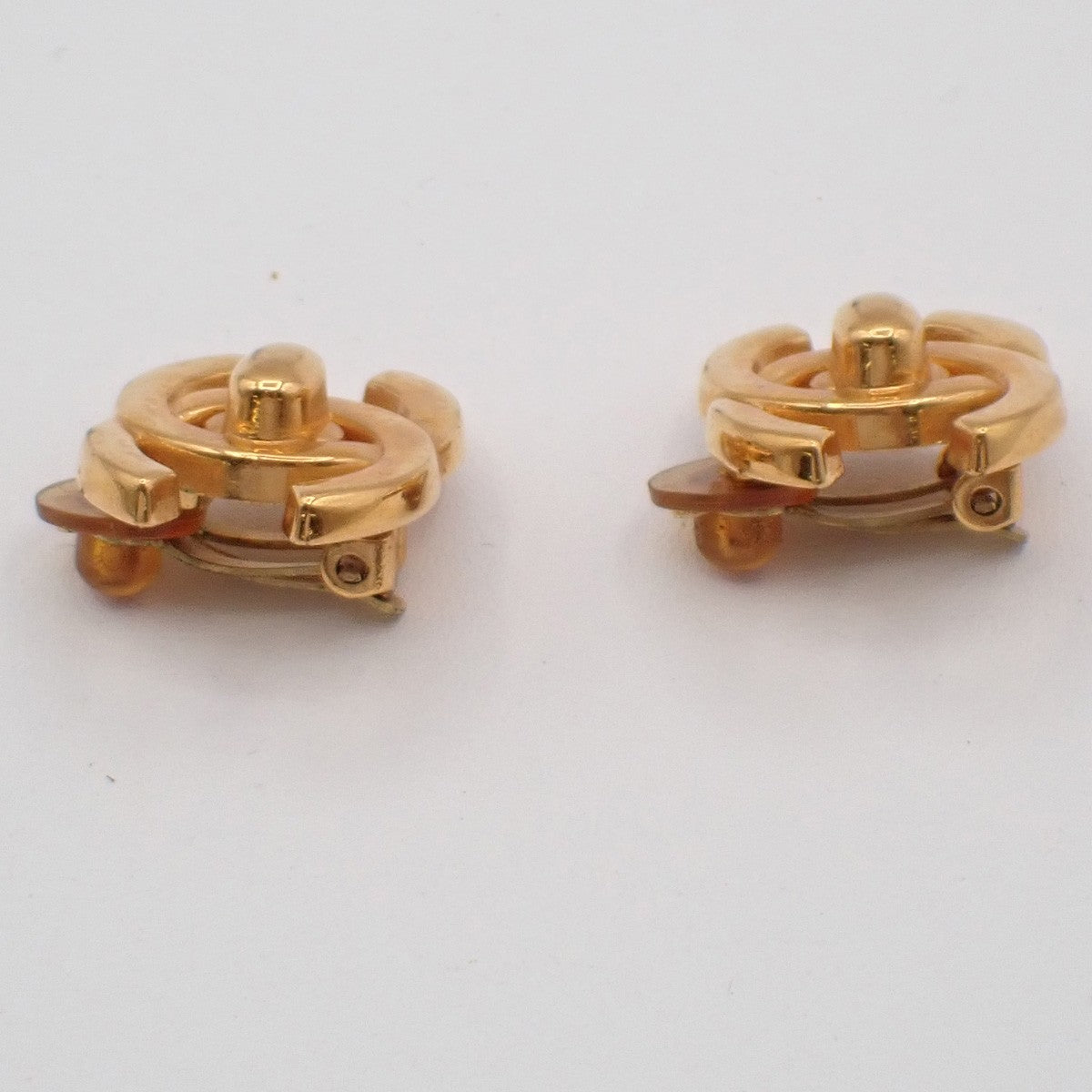 Chanel Cc Button Clip-On Metal Gold Gold_Plated Earrings Jewelry (Pre-Owned)
