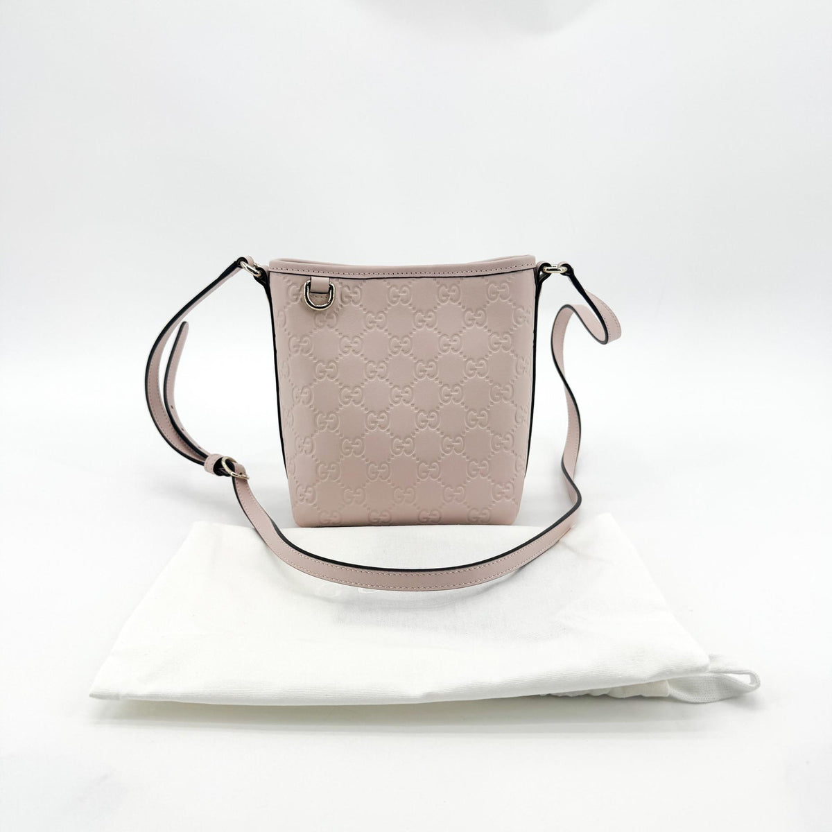 Gucci Gg Emblem Bucket Bag Leather Beige Calfskin Shoulder Bag Bag (Pre-Owned)