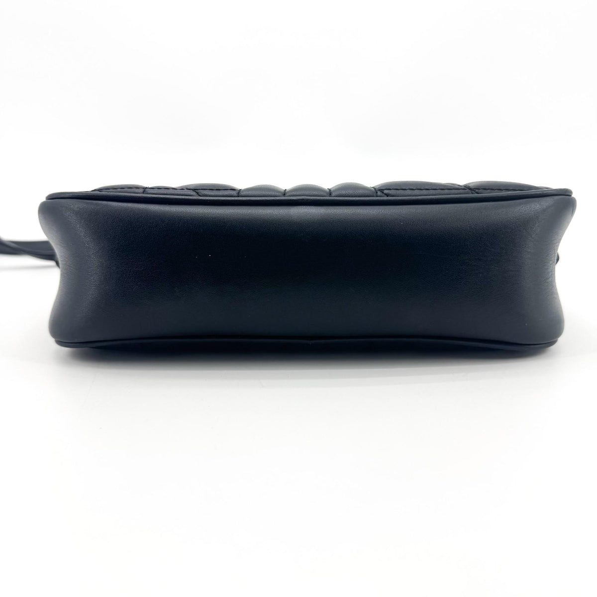 Gucci Gg Marmont Matelasse Leather Black Leather Shoulder Bag Bag (Pre-Owned)