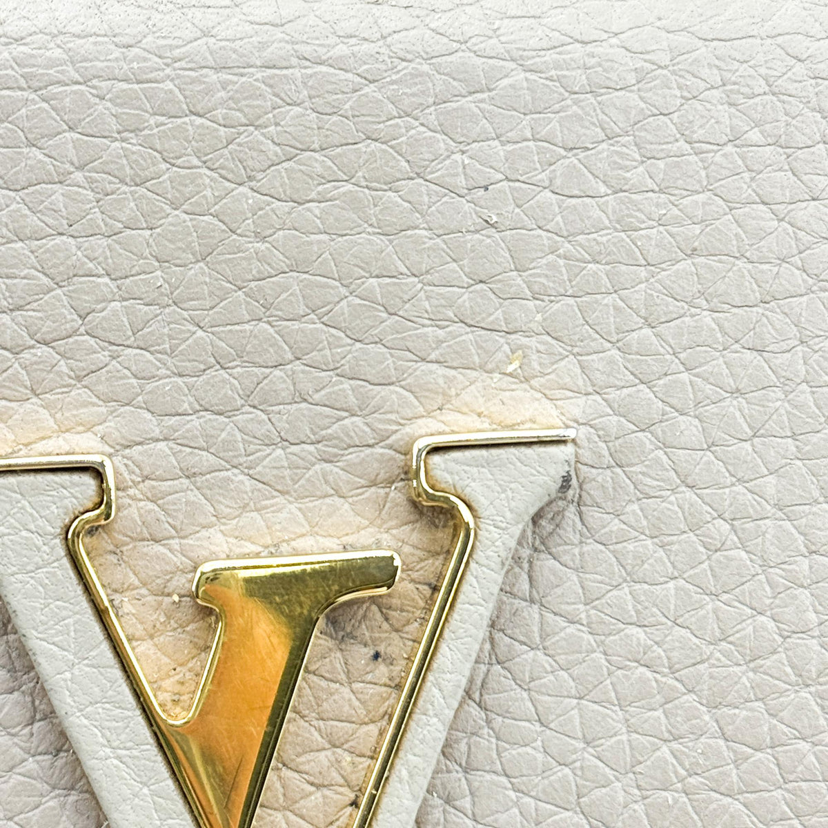 Louis Vuitton Louise Clutch Leather Beige Leather Clutche & Pouche Bag (Pre-Owned)