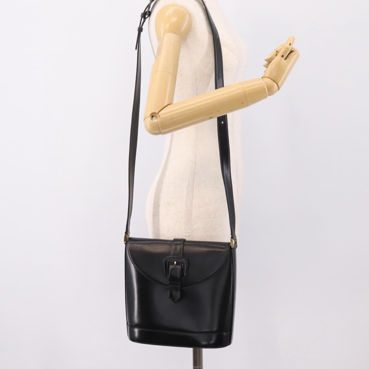Saint Laurent Vintage Shoulder Bag Leather Black Leather Shoulder Bag Bag (Pre-Owned)