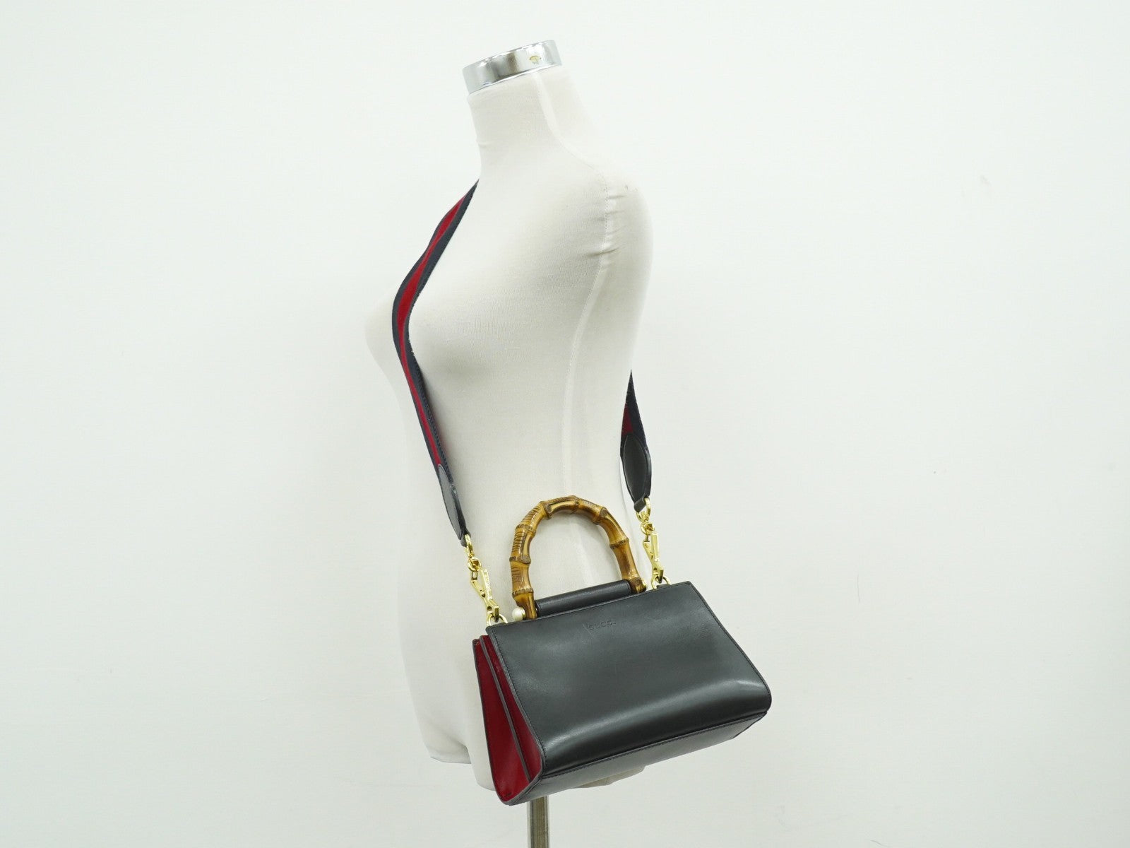 Gucci Nymphaea Top Handle Leather Black Leather Handbag (Pre-Owned)