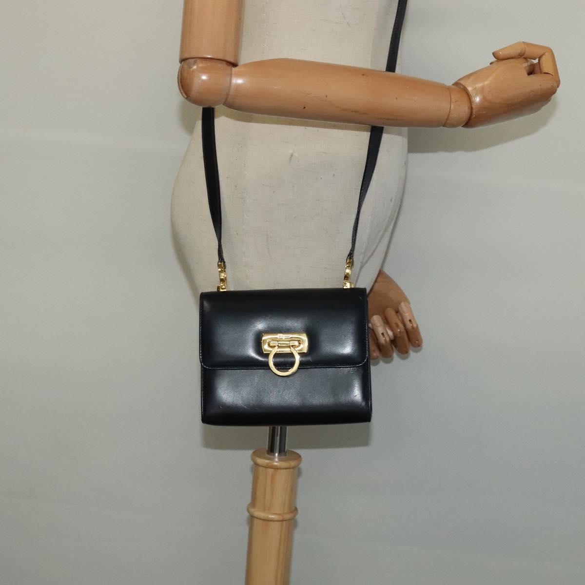 Salvatore Ferragamo Gancini Leather Black Leather Shoulder Bag Bag (Pre-Owned)
