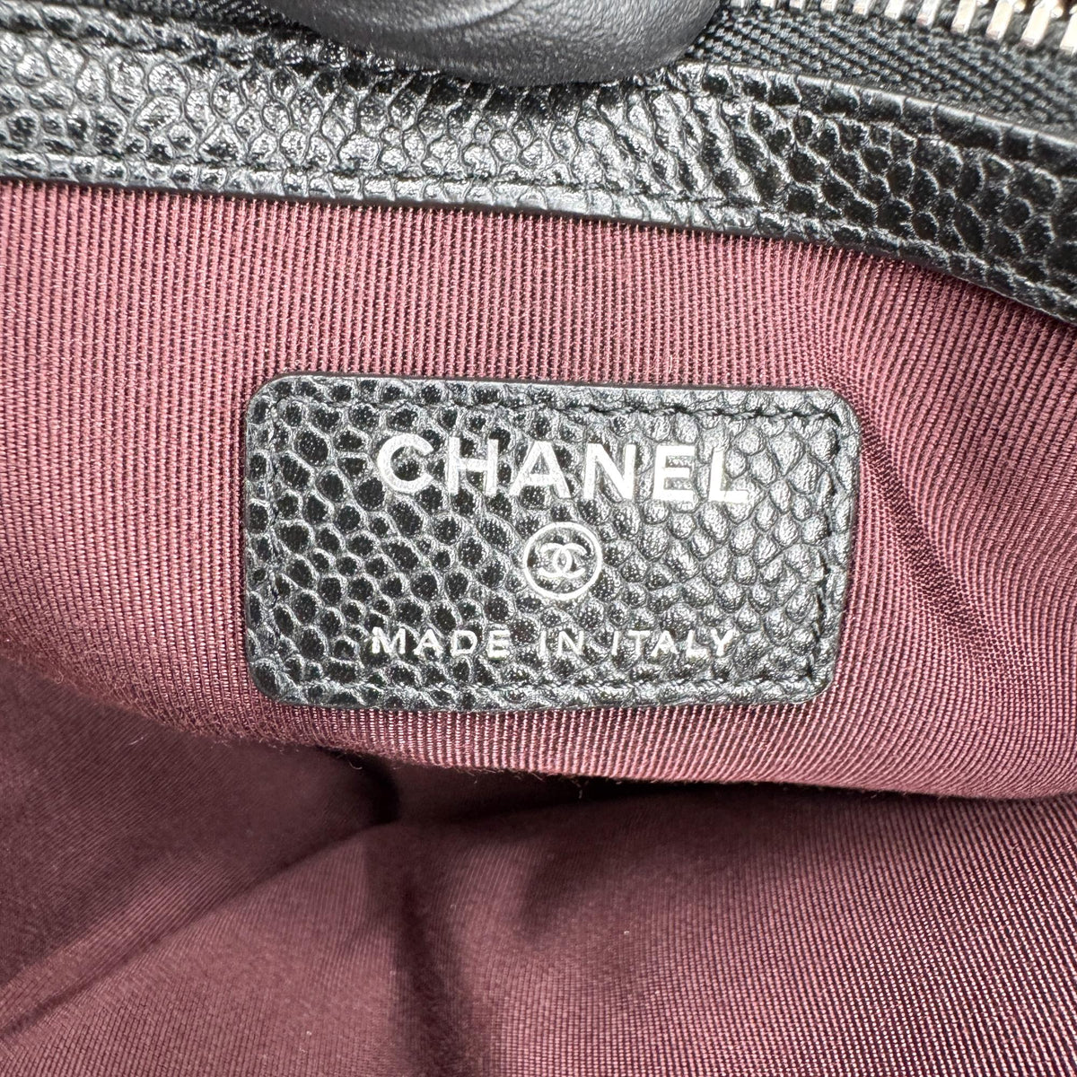 Chanel Charm O Case Chevron Lambskin Black Leather Clutche & Pouche Bag (Pre-Owned)