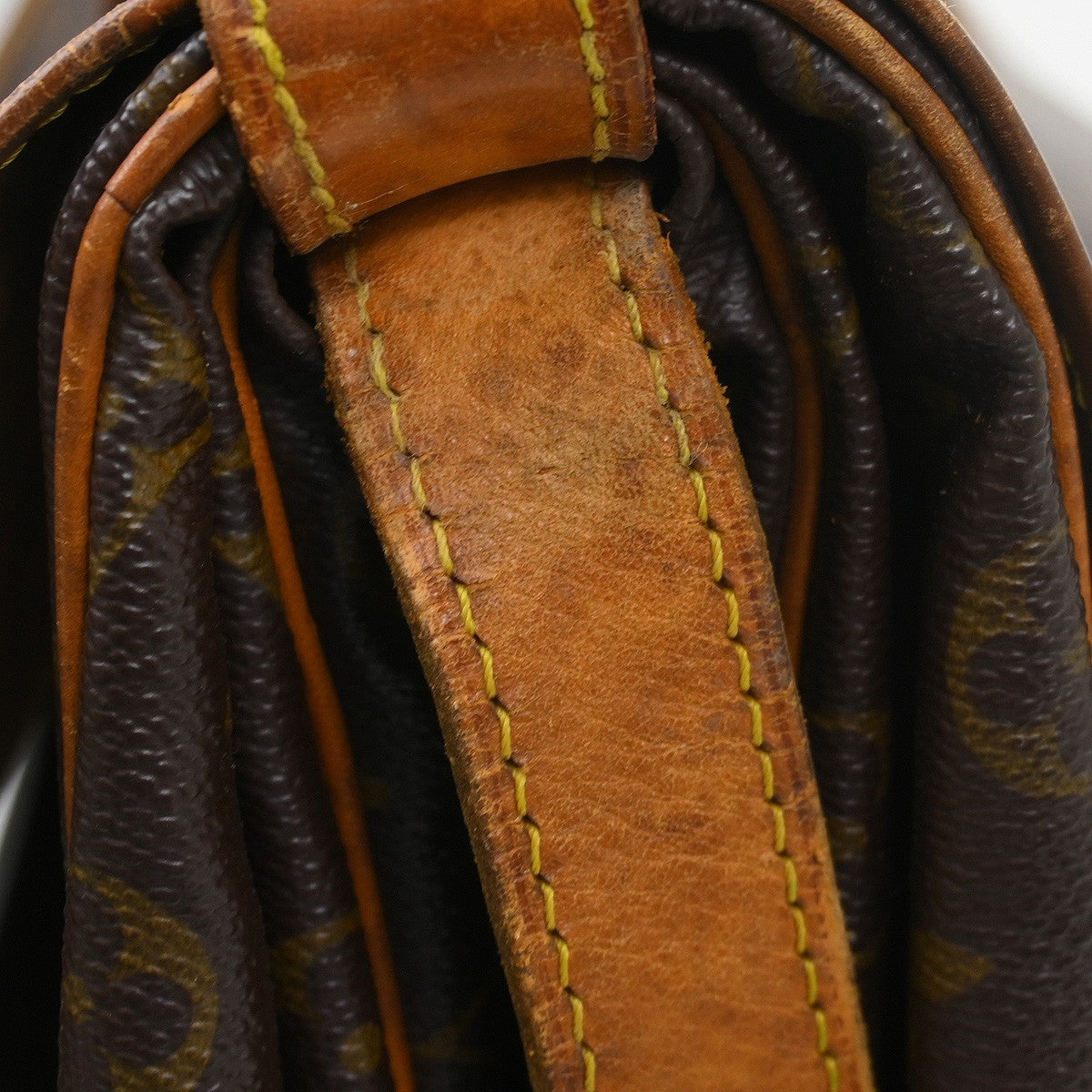 Louis Vuitton Saumur Monogram Canvas Brown Canvas Handbag (Pre-Owned)