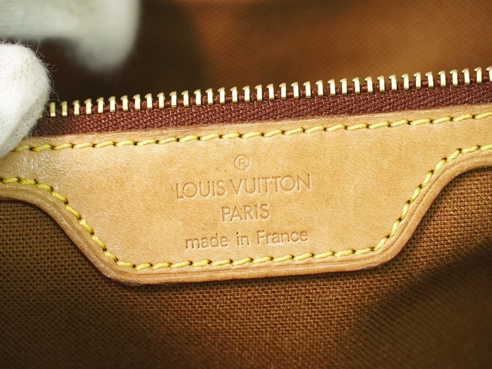 Louis Vuitton Abbesses Messenger Monogram Canvas Brown Canvas Shoulder Bag Bag (Pre-Owned)