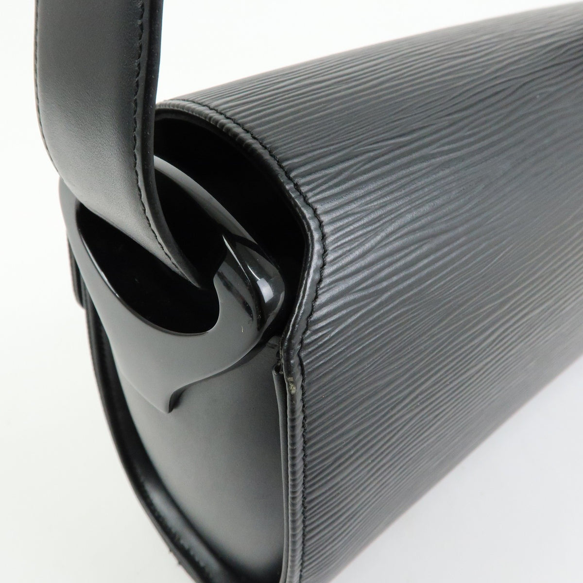 Louis Vuitton Nocturne Epi Leather Black Leather Shoulder Bag Bag (Pre-Owned)