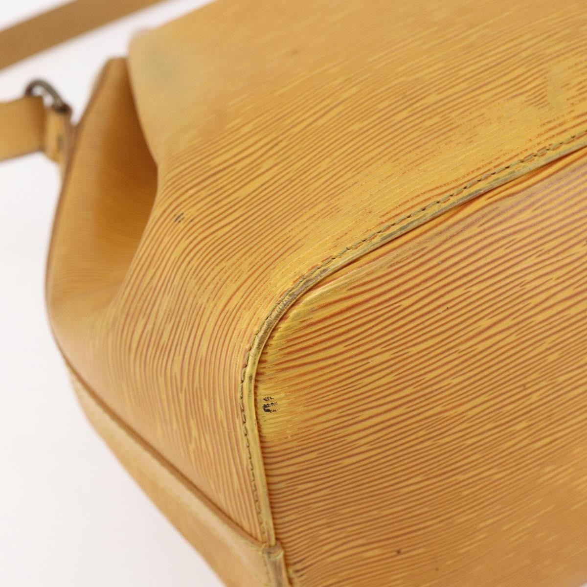 Louis Vuitton Petit Noe Epi Leather Yellow Leather Shoulder Bag Bag (Pre-Owned)