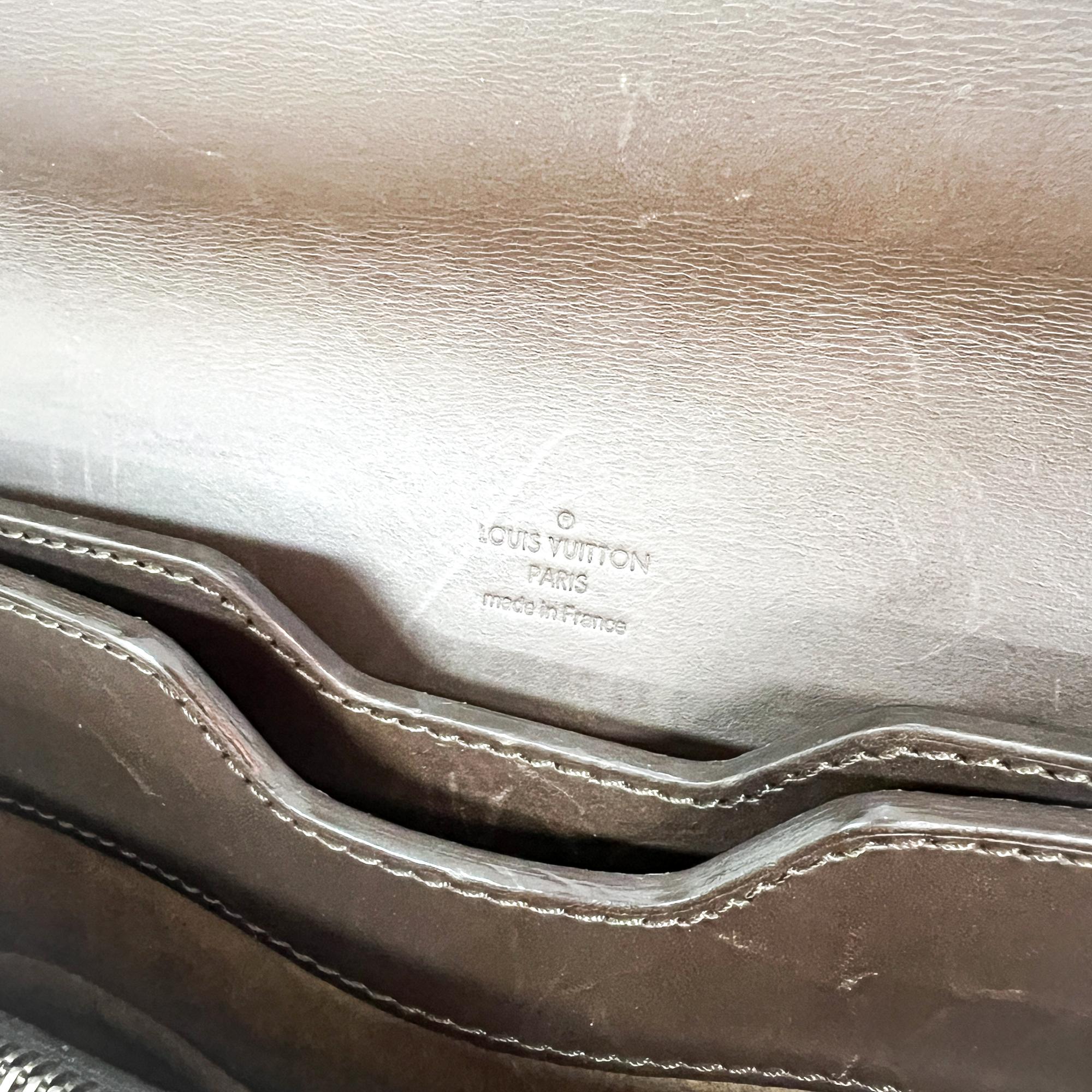 Louis Vuitton Neo Robusto 1 Taiga Leather Brown Leather Briefcase Bag (Pre-Owned)