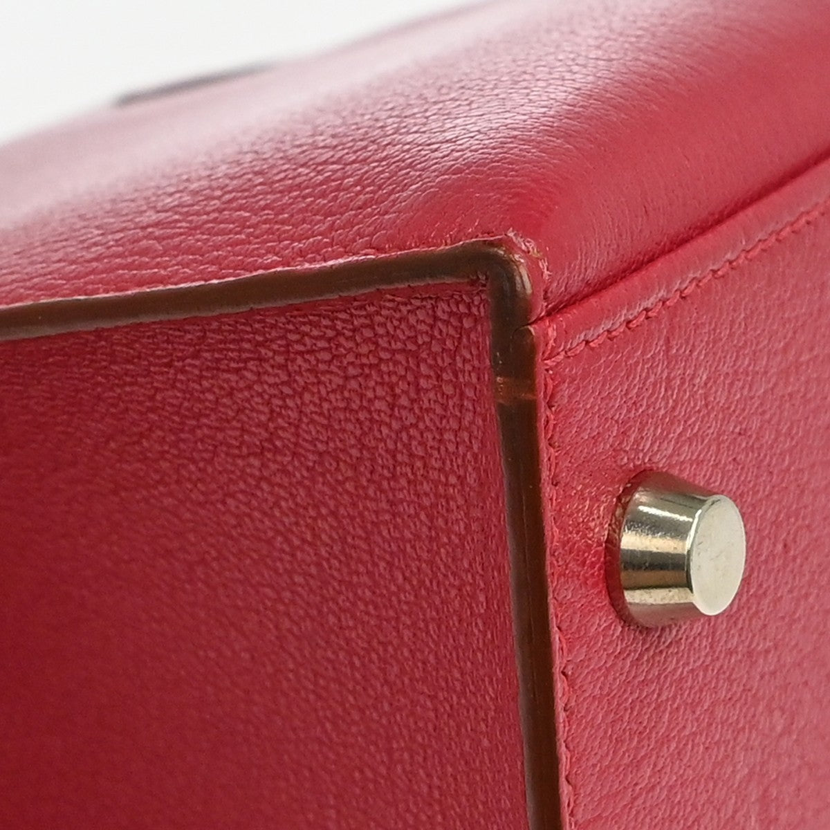 Hermes Kelly Red Chevre De Coromandel With Palladium Hardware Pink Calfskin Handbag (Pre-Owned)